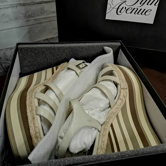 High wedges shoes. - Picture 6 of 6